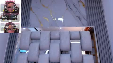 wonderkloe_ online show from May 11, 2026, 2:17 am