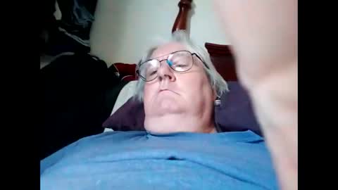 Snapshot of woodpecker115 chatting on February 21, 2025, 5:09 pm woodpecker115 online show from February 21, 2025, 5:09 pm