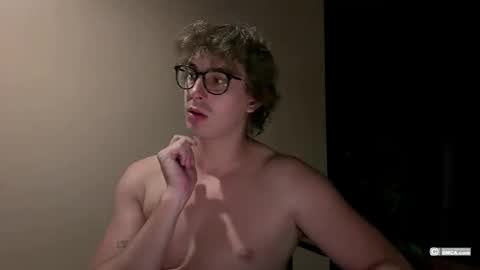 Snapshot of woods_jerk chatting on December 18, 2025, 5:19 pm Mitya online show from December 18, 2025, 5:19 pm