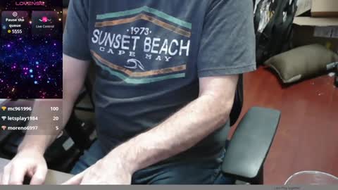 woodworker6473 online show from December 11, 2024, 2:11 pm