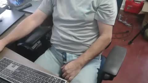 woodworker6473 online show from January 9, 2026, 2:31 pm