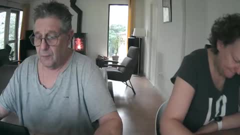 woodwurm and Snoeske online show from January 16, 2025, 12:42 pm