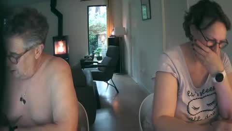 woodwurm and Snoeske online show from January 24, 2025, 3:34 pm