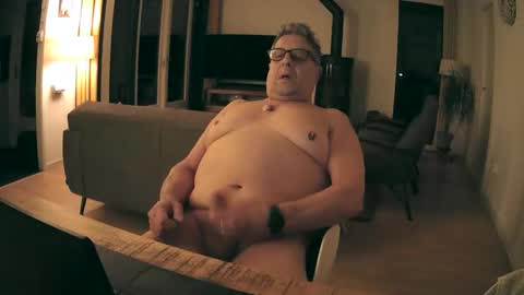 woodwurm and Snoeske online show from February 12, 2026, 6:19 am