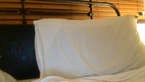 woof_wolf37 online show from February 6, 2026, 3:00 am