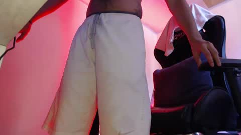 Woondeer online show from November 1, 2025, 4:20 pm