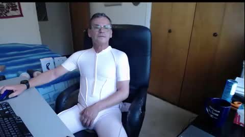 Snapshot of worldlarge chatting on September 28, 2025, 12:10 pm Large one online show from September 28, 2025, 12:10 pm