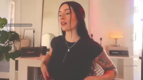 Snapshot of worshipbrielle chatting on January 23, 2025, 9:29 pm Brielle online show from January 23, 2025, 9:29 pm