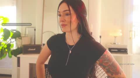 Snapshot of worshipbrielle chatting on January 24, 2025, 12:31 am Brielle online show from January 24, 2025, 12:31 am