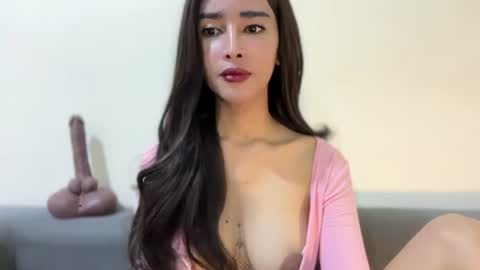 Snapshot of worthy_bigcock_bigcum chatting on July 5, 2026, 8:10 am Lily online show from July 5, 2026, 8:10 am