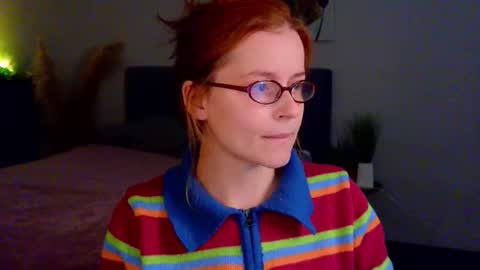 Rebecy online show from September 19, 2025, 1:56 pm