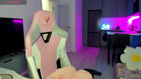 Emi online show from March 19, 2026, 4:05 am