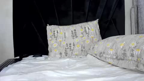 Snapshot of wowsquirt chatting on October 9, 2025, 2:37 pm              online show from October 9, 2025, 2:37 pm