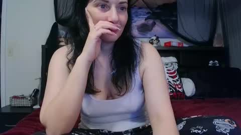 Snapshot of wrenleigh chatting on February 18, 2026, 7:37 am Crystal Lake online show from February 18, 2026, 7:37 am