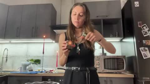 Beth online show from June 12, 2026, 9:35 pm