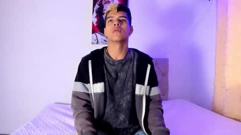 Snapshot of wyatt_2 chatting on October 4, 2025, 11:30 am wyatt online show from October 4, 2025, 11:30 am