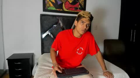 Snapshot of wyatt_2 chatting on October 6, 2025, 12:13 pm wyatt online show from October 6, 2025, 12:13 pm