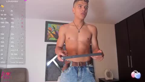 Snapshot of wyatt_2 chatting on October 11, 2025, 3:32 pm wyatt online show from October 11, 2025, 3:32 pm