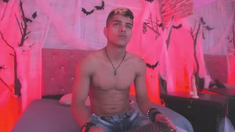 Snapshot of wyatt_2 chatting on October 14, 2025, 11:44 am wyatt online show from October 14, 2025, 11:44 am