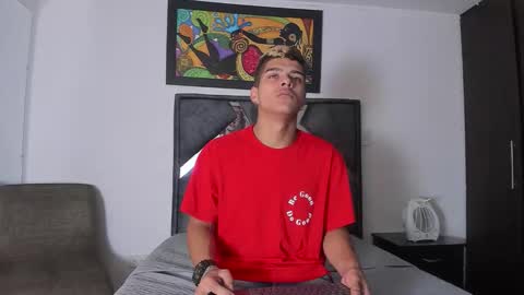 Snapshot of wyatt_2 chatting on October 22, 2025, 12:16 pm wyatt online show from October 22, 2025, 12:16 pm