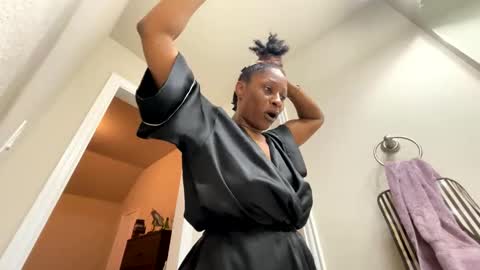 Snapshot of wynterheat chatting on October 16, 2025, 7:20 am Wynter Heat online show from October 16, 2025, 7:20 am