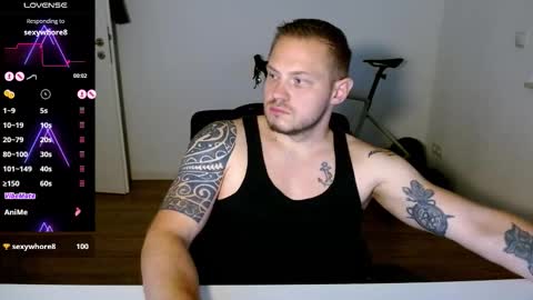 Snapshot of x19marco93x chatting on October 25, 2025, 6:57 pm x19marco93x online show from October 25, 2025, 6:57 pm