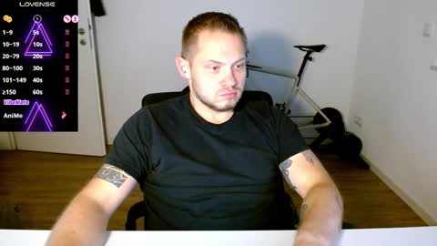 Snapshot of x19marco93x chatting on October 29, 2025, 7:15 pm x19marco93x online show from October 29, 2025, 7:15 pm