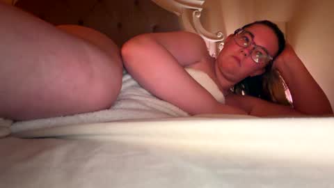 Mariah  online show from May 17, 2026, 3:37 am