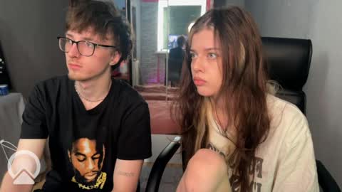 Philipp and Este online show from May 2, 2026, 4:28 am
