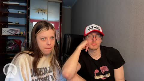 Philipp and Este online show from May 10, 2026, 6:29 am