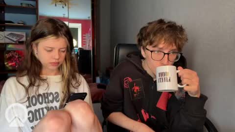 Philipp and Este online show from May 11, 2026, 5:35 am