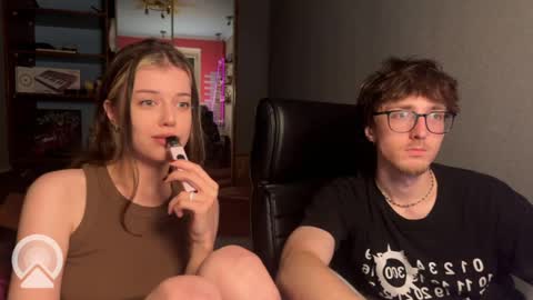 Philipp and Este online show from May 18, 2026, 12:07 am