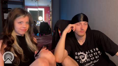 Philipp and Este online show from May 25, 2026, 9:15 am