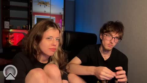 Philipp and Este online show from May 27, 2026, 1:57 am