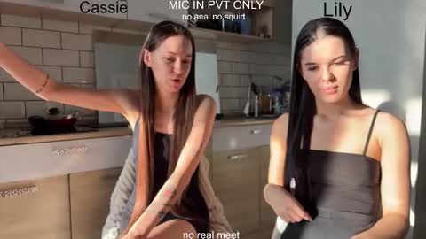 wiwi clap clap cat baby girl online show from February 6, 2026, 10:29 am