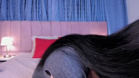 x_milu online show from February 22, 2025, 5:57 pm