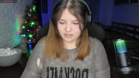 Snapshot of x_nirvana_x chatting on December 29, 2024, 3:11 am LOVE NERDS ONLY online show from December 29, 2024, 3:11 am