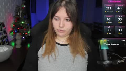 Snapshot of x_nirvana_x chatting on January 17, 2025, 4:39 am LOVE NERDS ONLY online show from January 17, 2025, 4:39 am