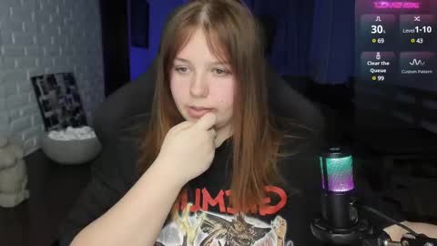 Snapshot of x_nirvana_x chatting on February 23, 2025, 2:18 am LOVE NERDS ONLY online show from February 23, 2025, 2:18 am