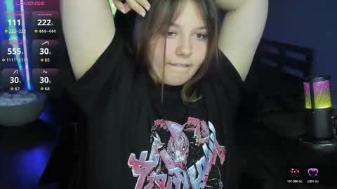 Snapshot of x_nirvana_x chatting on October 31, 2025, 5:19 am LOVE NERDS ONLY online show from October 31, 2025, 5:19 am