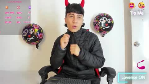 Snapshot of xaandergrey chatting on October 18, 2025, 7:36 pm xaanderGrey online show from October 18, 2025, 7:36 pm