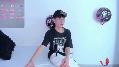 Snapshot of xaandergrey chatting on October 21, 2025, 7:03 pm xaanderGrey online show from October 21, 2025, 7:03 pm