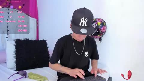 Snapshot of xaandergrey chatting on October 23, 2025, 8:29 pm xaanderGrey online show from October 23, 2025, 8:29 pm