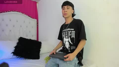 Snapshot of xaandergrey chatting on November 7, 2025, 7:36 pm xaanderGrey online show from November 7, 2025, 7:36 pm