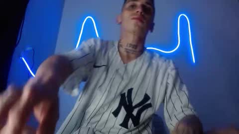 xalejo_max online show from December 2, 2025, 11:11 pm