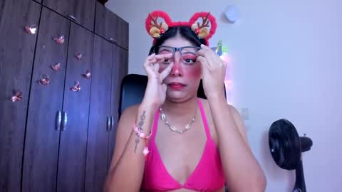 Snapshot of xallysonx_ chatting on December 21, 2024, 11:33 am XALLYSONX online show from December 21, 2024, 11:33 am