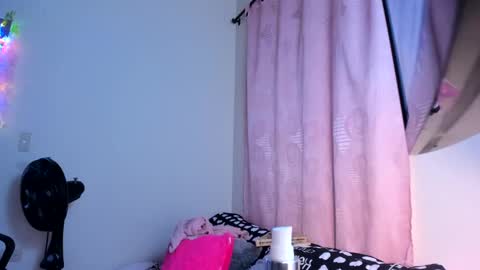 Snapshot of xallysonx_ chatting on December 28, 2024, 4:08 am XALLYSONX online show from December 28, 2024, 4:08 am