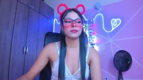 Snapshot of xallysonx_ chatting on January 18, 2025, 11:32 am XALLYSONX online show from January 18, 2025, 11:32 am