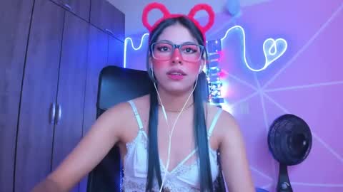 Snapshot of xallysonx_ chatting on January 18, 2025, 2:33 pm XALLYSONX online show from January 18, 2025, 2:33 pm