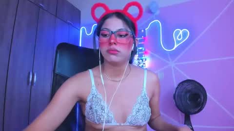 Snapshot of xallysonx_ chatting on February 1, 2025, 2:24 pm XALLYSONX online show from February 1, 2025, 2:24 pm